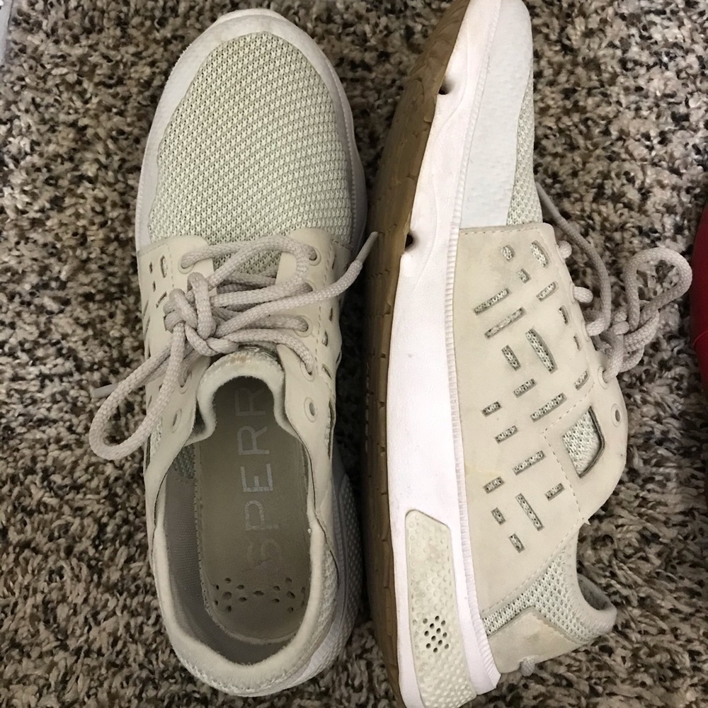 Sport shoes